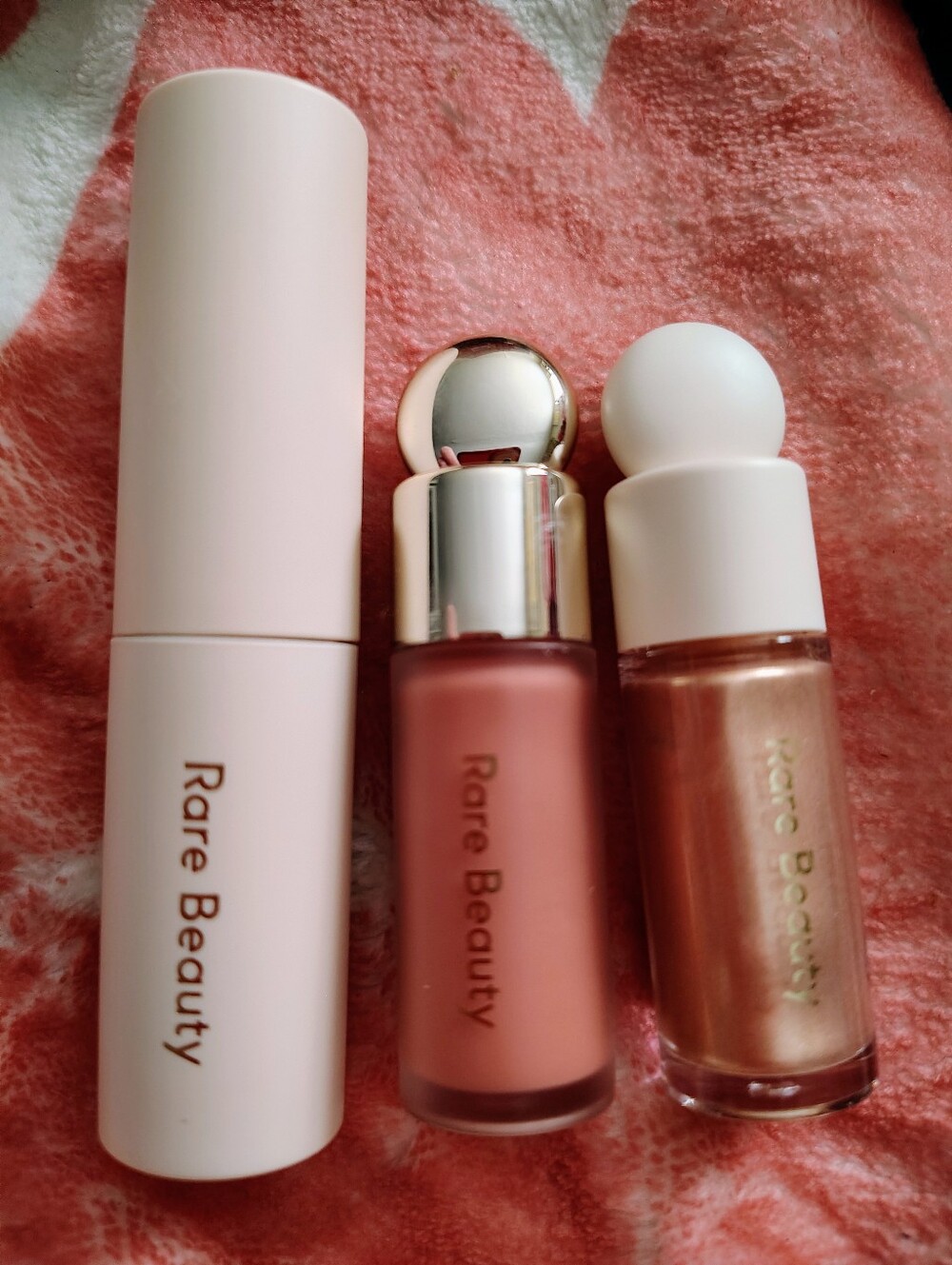 Rare Beauty 3 Piece Mini Set-Liquid Blush, Liquid Highlighter And Mascara - Picture 3 of 5